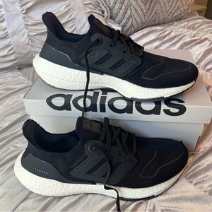 Adidas black ultraboosts size men’s 8.5, womens 9.5